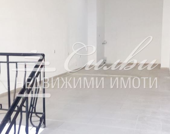 Дава се под наем Магазин в Шумен, Център - 80 кв.м за 331.5 € - Снимка #1