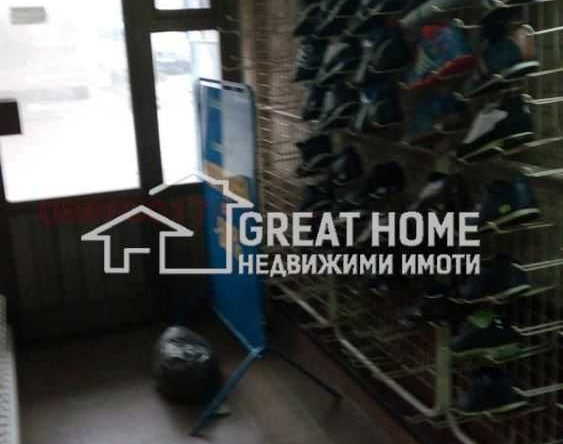 Магазин в Търговище, Център - 18 кв.м за 1639 €/кв.м - Снимка #1