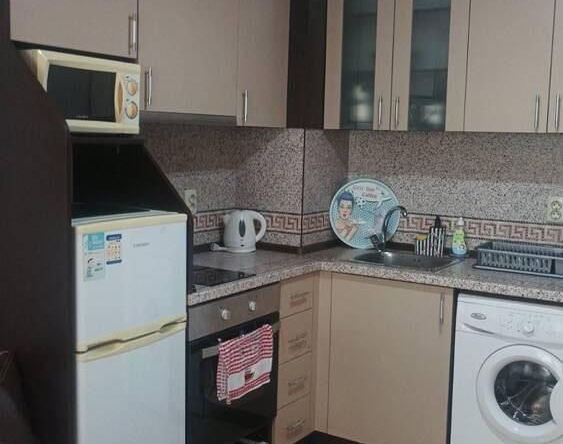 Дава се под наем Тристаен апартамент в Бургас, Сарафово - 70 кв.м за 510 € - Снимка #1