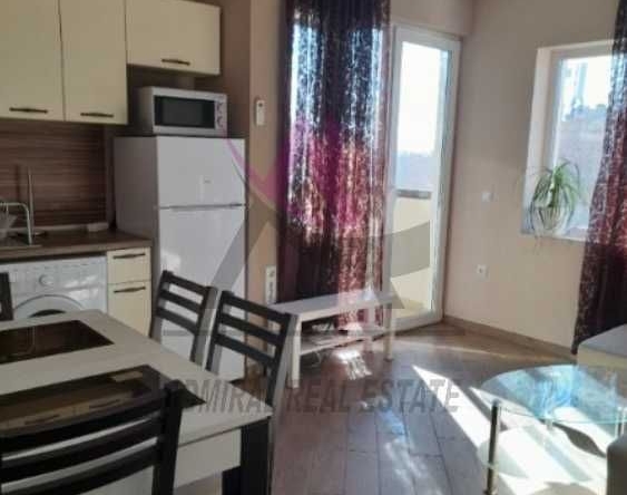 Дава се под наем Двустаен апартамент в Варна, Цветен квартал - 50 кв.м за 375 € - Снимка #1