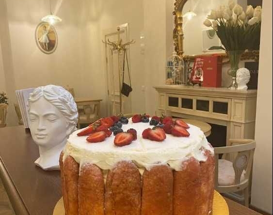 Дава се под наем Заведение в Пловдив, Център - 150 кв.м за 1020 € - Снимка #1