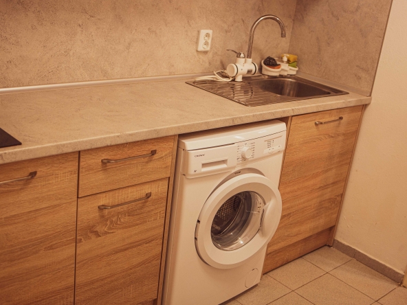 Дава се под наем Едностаен апартамент в Бургас, Център - 35 кв.м за 125 € - Снимка #1