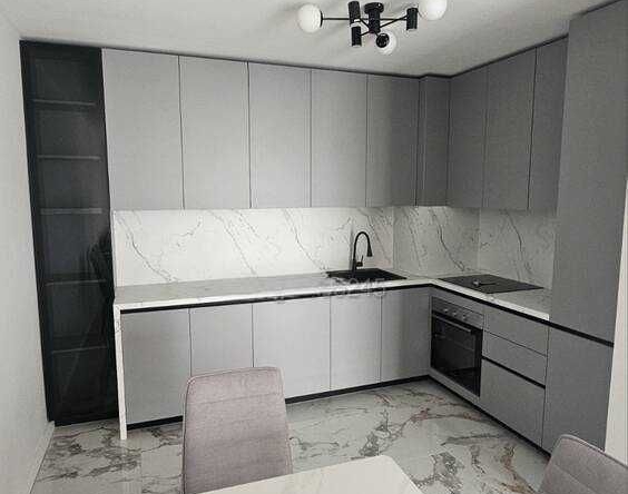 Тристаен апартамент в Пловдив, Гагарин - 121 кв.м за 1612 €/кв.м - Снимка #1