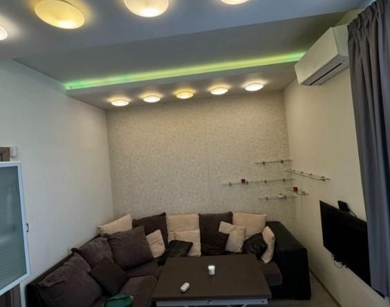 Дава се под наем Двустаен апартамент в София, Център - 50 кв.м за 700 € - Снимка #1