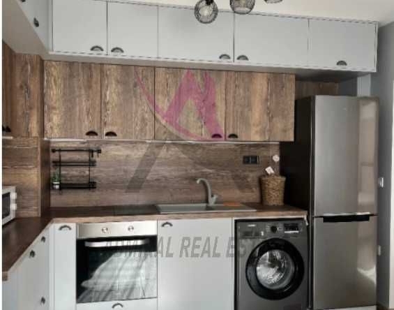 Дава се под наем Двустаен апартамент в Варна, Център - 45 кв.м за 458.49 € - Снимка #1