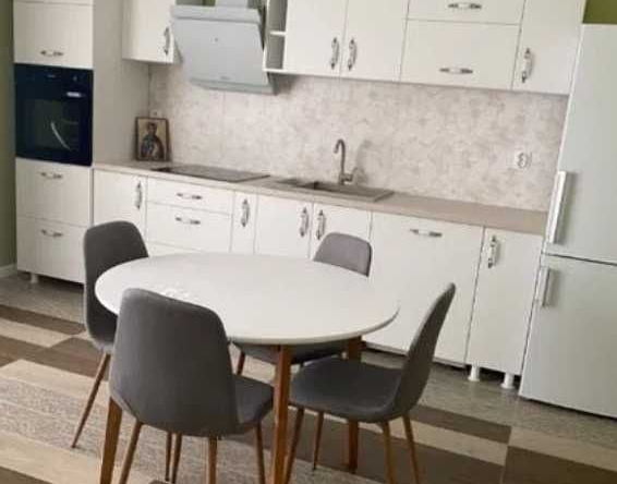 Дава се под наем Едностаен апартамент в Пловдив, Изгрев - 37 кв.м за 173.4 € - Снимка #1