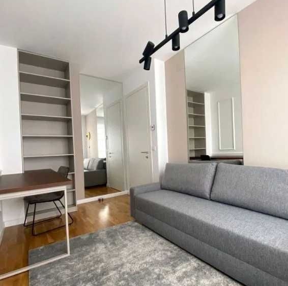 Дава се под наем Едностаен апартамент в Пловдив, Кършияка - 40 кв.м за 219.3 € - Снимка #1