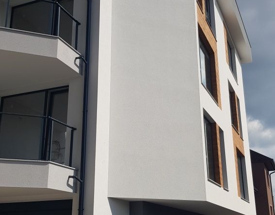 Тристаен апартамент в Благоевград, Освобождение - 91 кв.м за 900 €/кв.м - Снимка #1