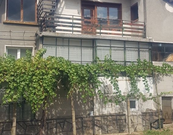 Къща в с. Бистрица, Област Кюстендил - 360 кв.м за 298 €/кв.м - Снимка #1