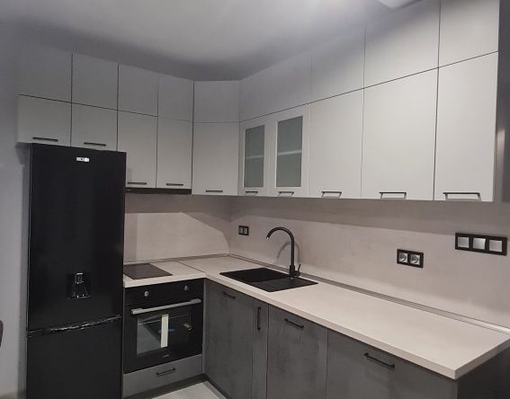 Дава се под наем Двустаен апартамент в София, Център - 60 кв.м за 765 € - Снимка #1