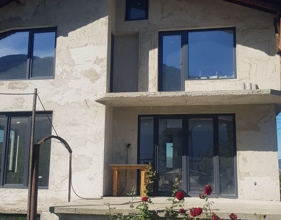 Къща в Сапарева баня - 240 кв.м за 1105 €/кв.м - Снимка #1