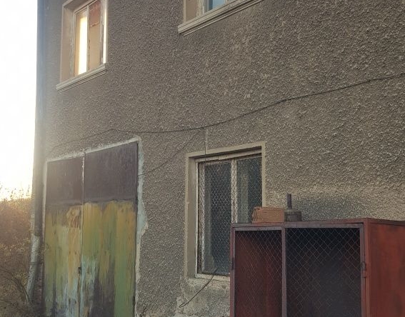 Промишлена сграда в Дупница - 240 кв.м за 375 €/кв.м - Снимка #1