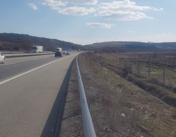 Парцел в Дупница - 8200 кв.м за 50 €/кв.м - Снимка #1