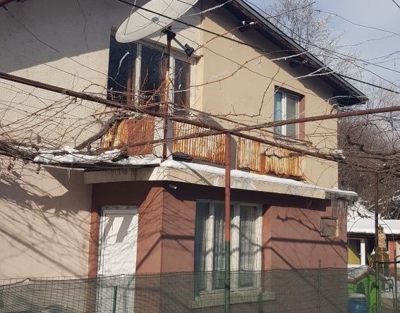 Къща в Дупница - 177 кв.м за 401 €/кв.м - Снимка #1