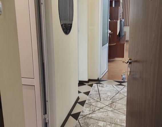 Дава се под наем Двустаен апартамент в Пловдив, Западен - 100 кв.м за 433.5 € - Снимка #1