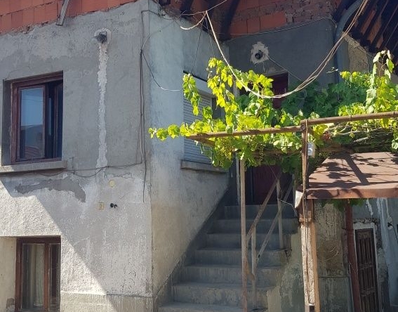 Къща в с. Големо село, Област Кюстендил - 100 кв.м за 352 €/кв.м - Снимка #1