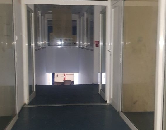 Магазин в Дупница - 14 кв.м за 474 €/кв.м - Снимка #1