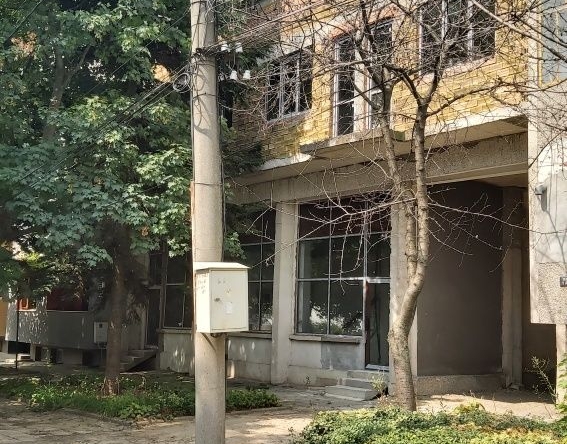 Хотел в Тутракан - 271 кв.м за 170 €/кв.м - Снимка #1