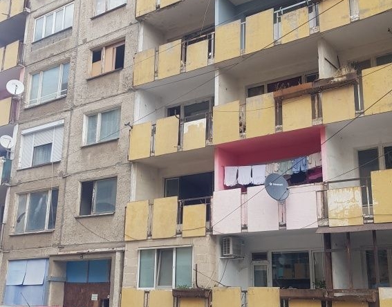 Двустаен апартамент в Бобов дол - 45 кв.м за 136 €/кв.м - Снимка #1