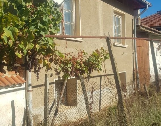 Къща в с. Крайници, Област Кюстендил - 134 кв.м за 228 €/кв.м - Снимка #1