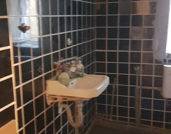 Етаж от къща в Дупница - 120 кв.м за 298 €/кв.м - Снимка #1