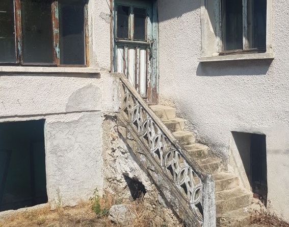 Къща в Сапарева баня - 120 кв.м за 468 €/кв.м - Снимка #1