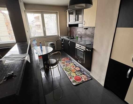 Дава се под наем Тристаен апартамент в София, Борово - 120 кв.м за 800 € - Снимка #1