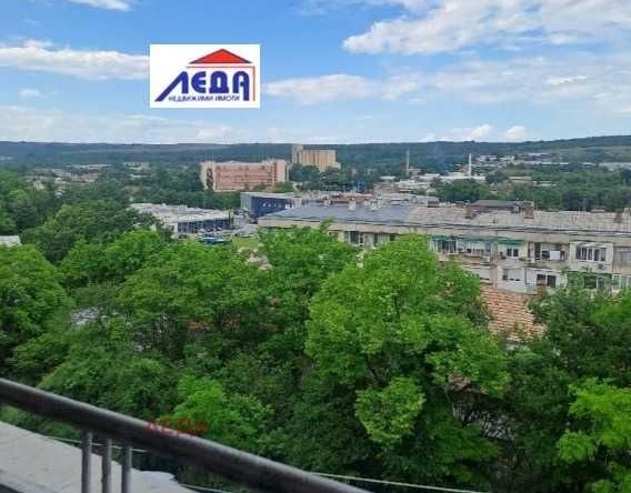 Тристаен апартамент в Плевен, 9-ти квартал - 100 кв.м за 970 €/кв.м - Снимка #1