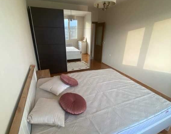 Дава се под наем Тристаен апартамент в София, Гео Милев - 120 кв.м за 899 € - Снимка #1