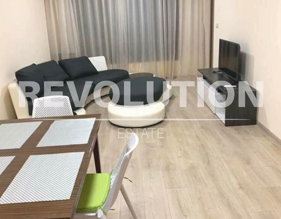 Дава се под наем Двустаен апартамент в Варна, Аспарухово - 89 кв.м за 533.46 € - Снимка #1