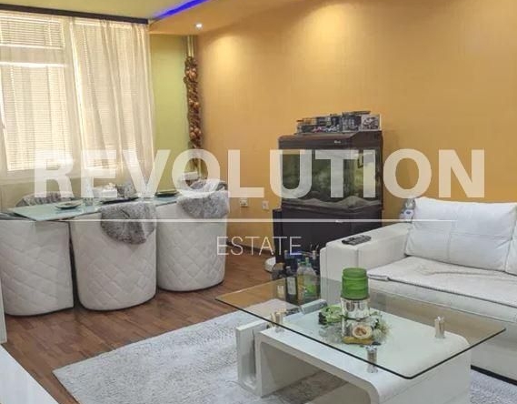 Дава се под наем Тристаен апартамент в Варна, Възраждане 1 - 70 кв.м за 600 € - Снимка #1