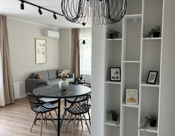 Дава се под наем Тристаен апартамент в София, Малинова долина - 120 кв.м за 850 € - Снимка #1