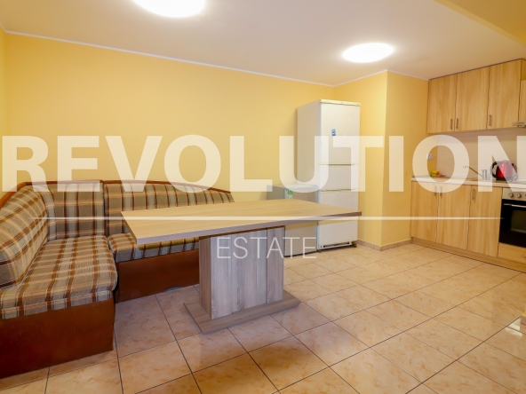 Дава се под наем Двустаен апартамент в Варна, Трошево - 50 кв.м за 375 € - Снимка #1