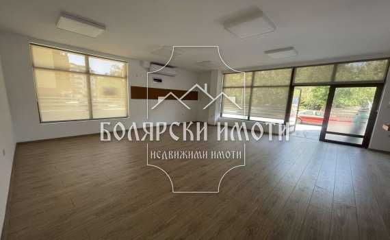 Дава се под наем Офис в Велико Търново, Център - 52 кв.м за 433.5 € - Снимка #1