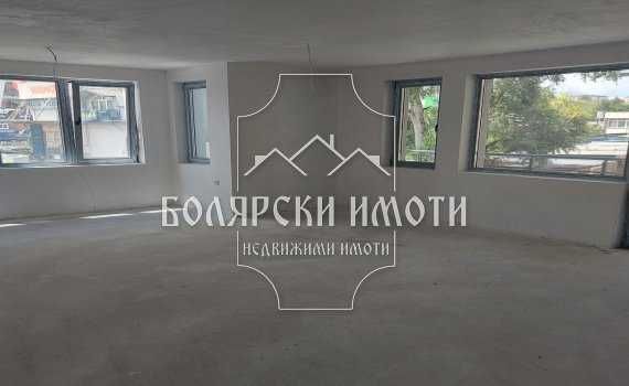 Тристаен апартамент в Велико Търново, Център - 115 кв.м за 1174 €/кв.м - Снимка #1