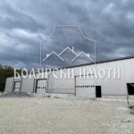 Дава се под наем Промишлена сграда в Велико Търново, Промишлена зона - Запад - 504 кв.м за 2040 € - Снимка #1