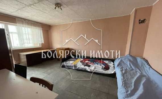 Дава се под наем Двустаен апартамент в Велико Търново, Бузлуджа - 60 кв.м за 204 € - Снимка #1