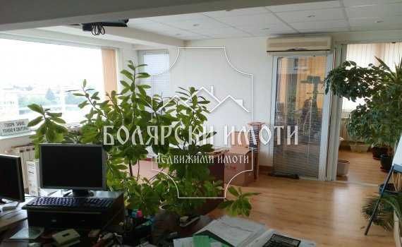 Мезонет в Велико Търново, Център - 205 кв.м за 1025 €/кв.м - Снимка #1