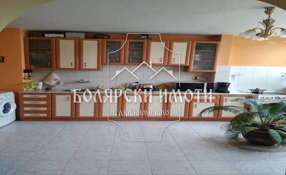 Тристаен апартамент в Велико Търново, Център - 170 кв.м за 900 €/кв.м - Снимка #1