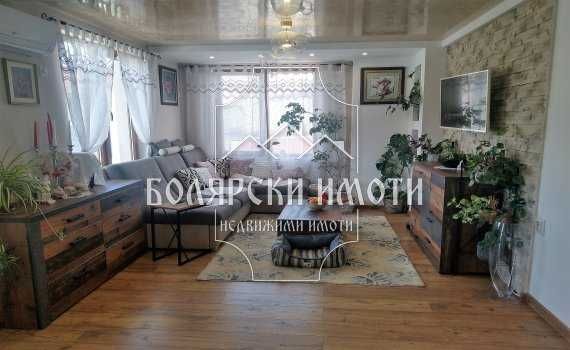 Тристаен апартамент в Велико Търново, Център - 230 кв.м за 532 €/кв.м - Снимка #1