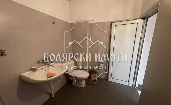 Дава се под наем Магазин в Велико Търново, Център - 65 кв.м за 306 € - Снимка #1