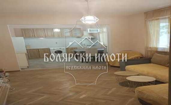 Дава се под наем Четиристаен апартамент в Велико Търново, Център - 120 кв.м за 399 € - Снимка #1