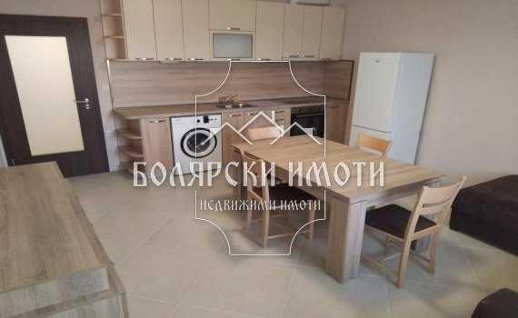 Дава се под наем Тристаен апартамент в Велико Търново, Център - 80 кв.м за 408 € - Снимка #1