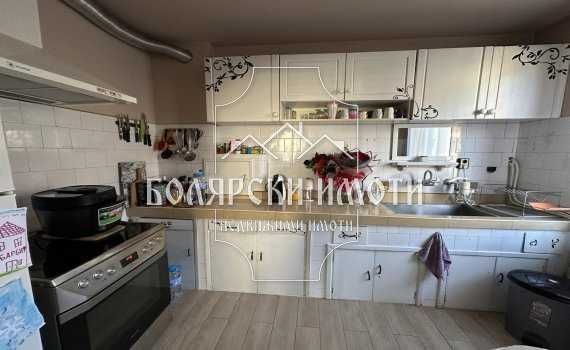 Етаж от къща в Велико Търново, Варуша - 200 кв.м за 1315 €/кв.м - Снимка #1