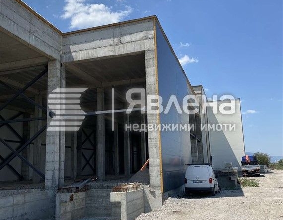 Склад в с. Лозен, Област София-град - 1000 кв.м за 1400 €/кв.м - Снимка #1