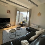 Дава се под наем Тристаен апартамент в София, Център - 100 кв.м за 1090 € - Снимка #1