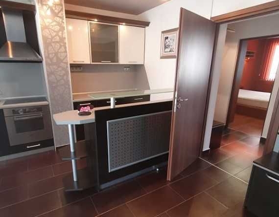 Дава се под наем Тристаен апартамент в Пловдив, Южен - 90 кв.м за 408 € - Снимка #1