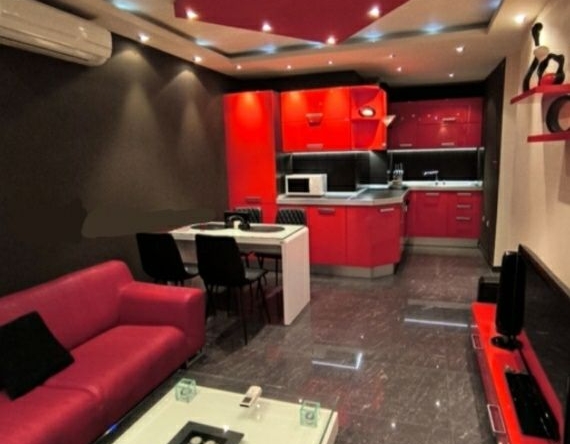 Дава се под наем Двустаен апартамент в София, Лозенец - 56 кв.м за 700 € - Снимка #1