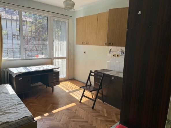 Дава се под наем Тристаен апартамент в София, Лозенец - 80 кв.м за 450 € - Снимка #1