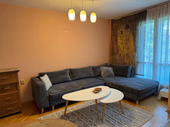 Дава се под наем Едностаен апартамент в Пловдив, Кършияка - 58 кв.м за 390.15 € - Снимка #1